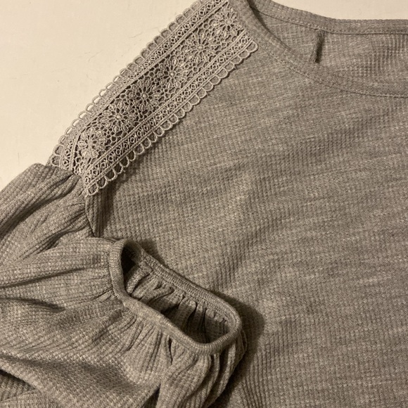 ALYA waffle shirt with bell sleeves - Picture 6 of 8